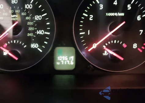 2009 Volvo S40 2.4I z USA, uszkodzony, nr VIN YV1MS390292442306